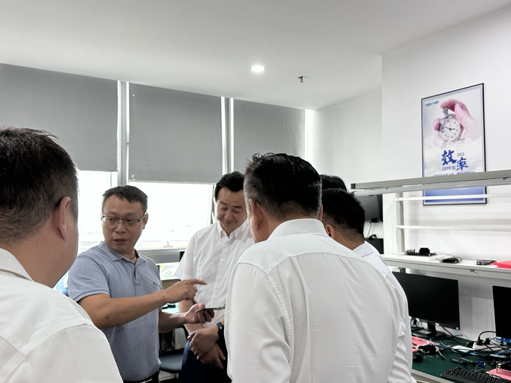 熱烈歡迎陜西省銅川市領(lǐng)導蒞臨我司參觀(guān)指導(圖5)