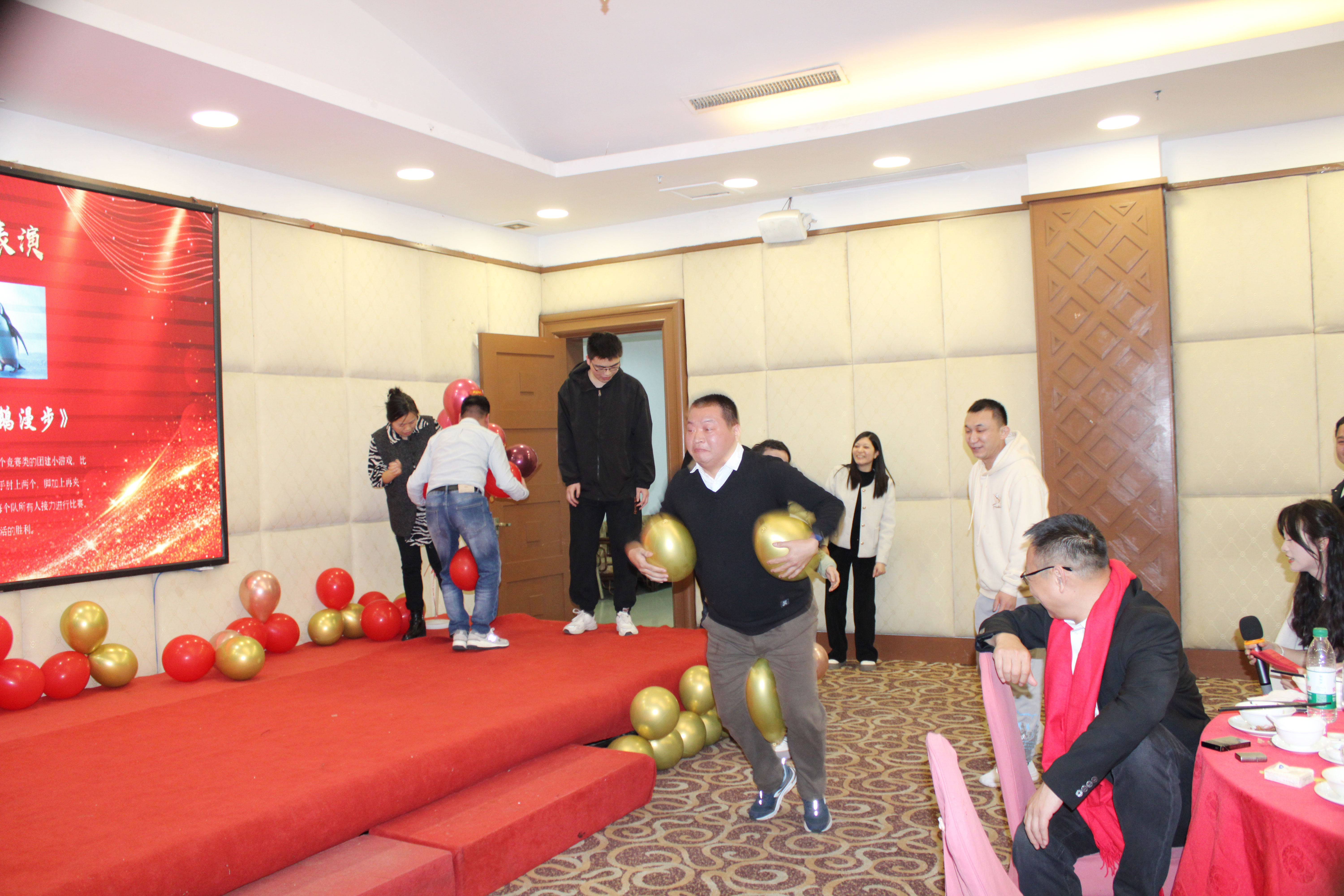 【感恩奮進(jìn) 不負韶華】2024高能計算機年度表彰大會(huì )盛宴(圖11)