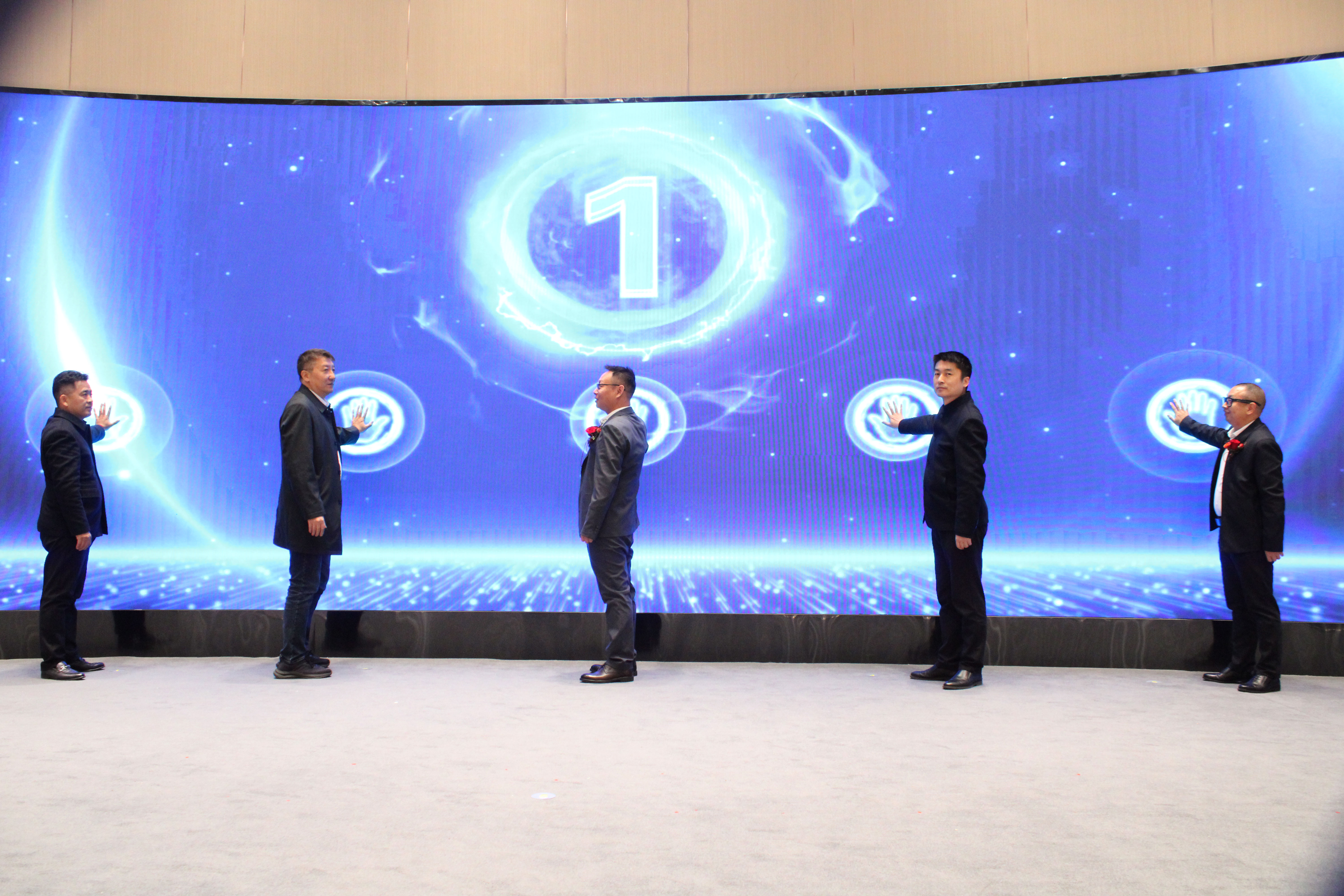 【智慧引領(lǐng)未來(lái)  創(chuàng  )新驅動(dòng)發(fā)展】陜西高能?chē)a(chǎn)信息化終端設備設計研發(fā)生產(chǎn)基地正式投產(chǎn)(圖7)