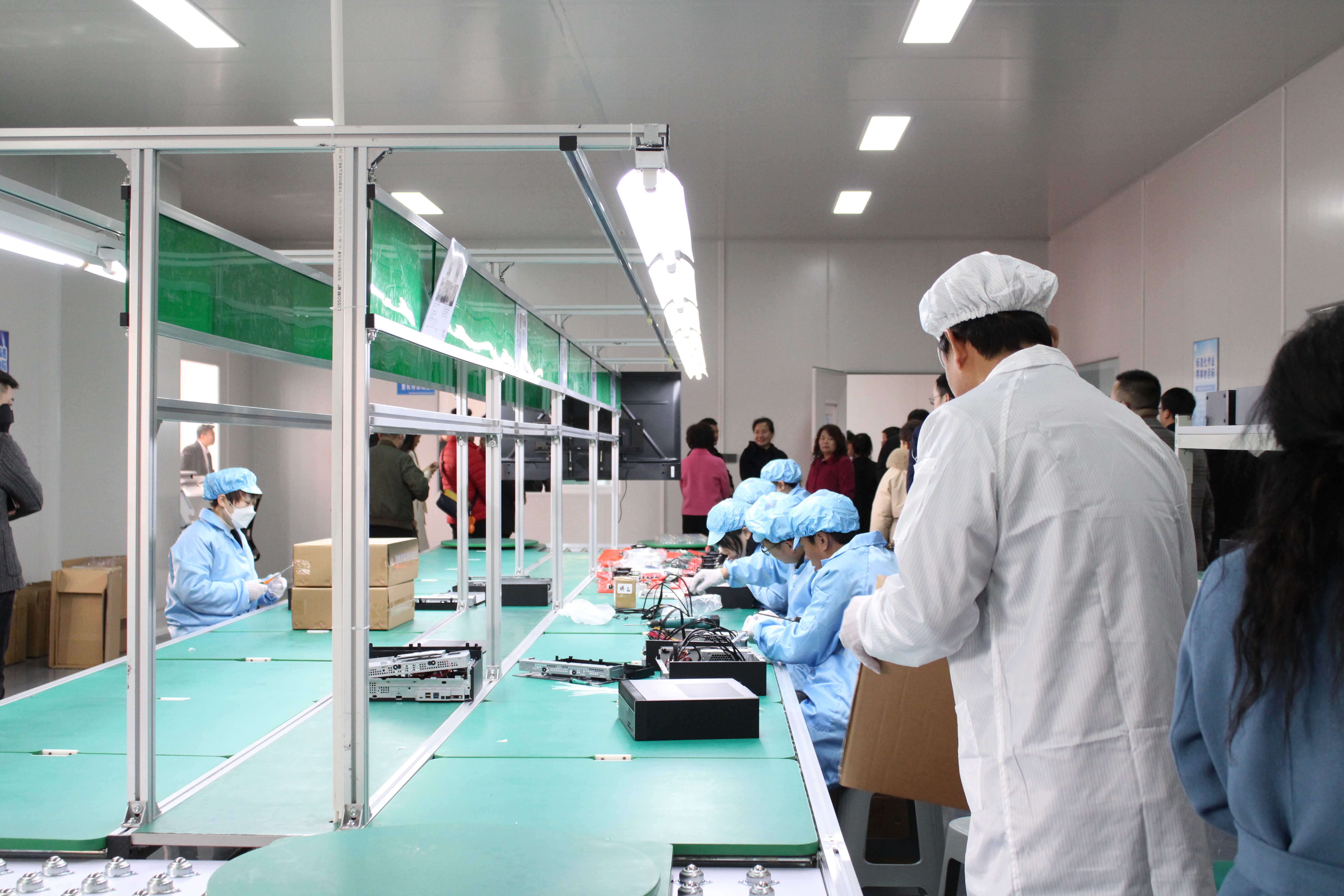 【智慧引領(lǐng)未來(lái)  創(chuàng  )新驅動(dòng)發(fā)展】陜西高能?chē)a(chǎn)信息化終端設備設計研發(fā)生產(chǎn)基地正式投產(chǎn)(圖10)