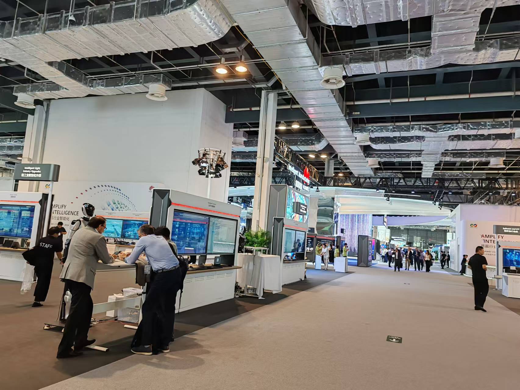 【共贏(yíng)行業(yè)智能化】高能計算機攜手鯤鵬模組金融工控機，受邀參加華為全聯(lián)接大會(huì )2024！(圖6)